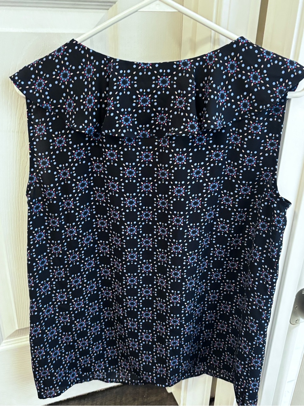 LOFT Navy Ruffle-Trimmed Floral Dot Shell - Picture 6 of 6